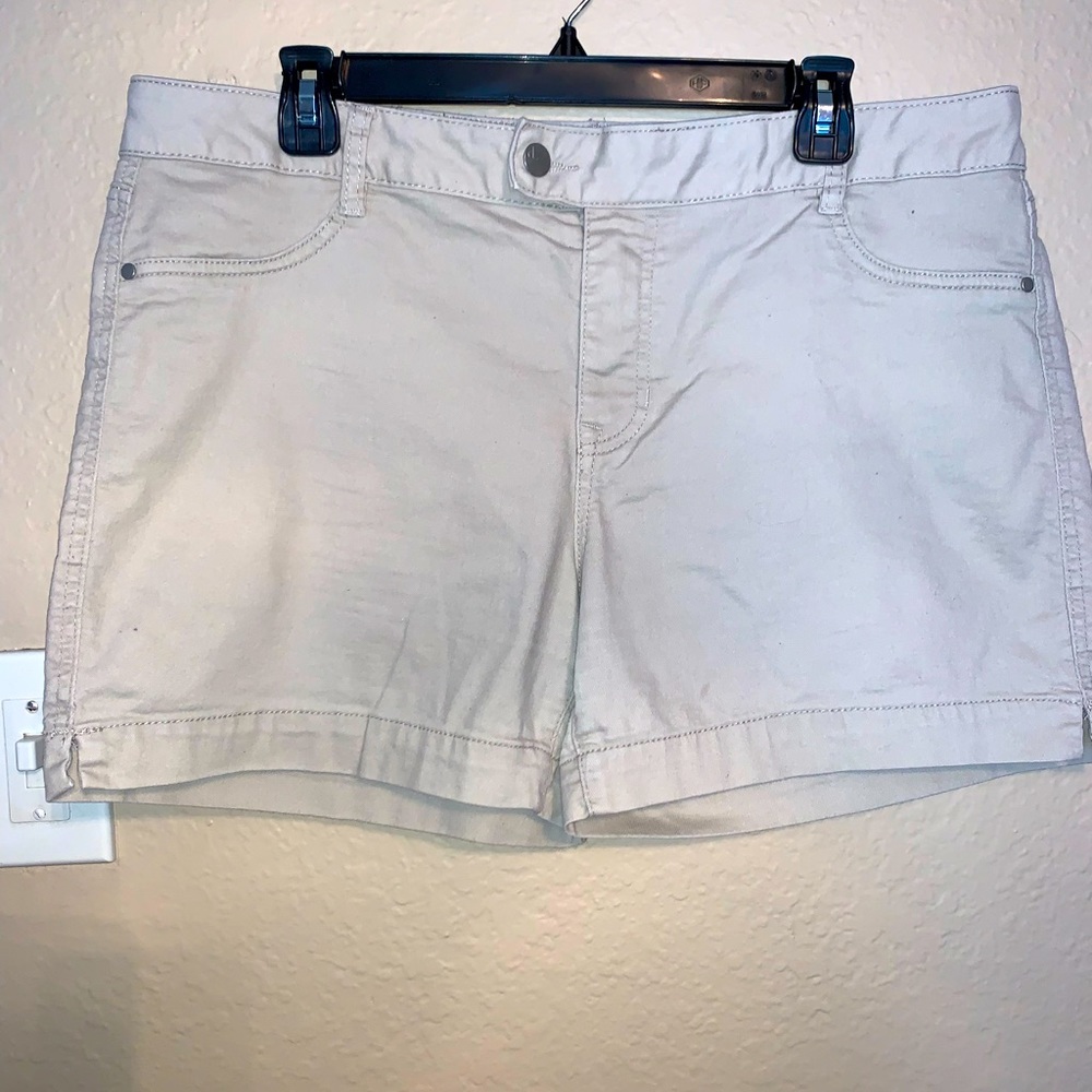 d jeans khaki shorts. Size 16